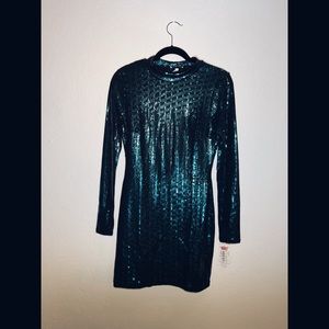 Xtraordinary • Emerald Dress